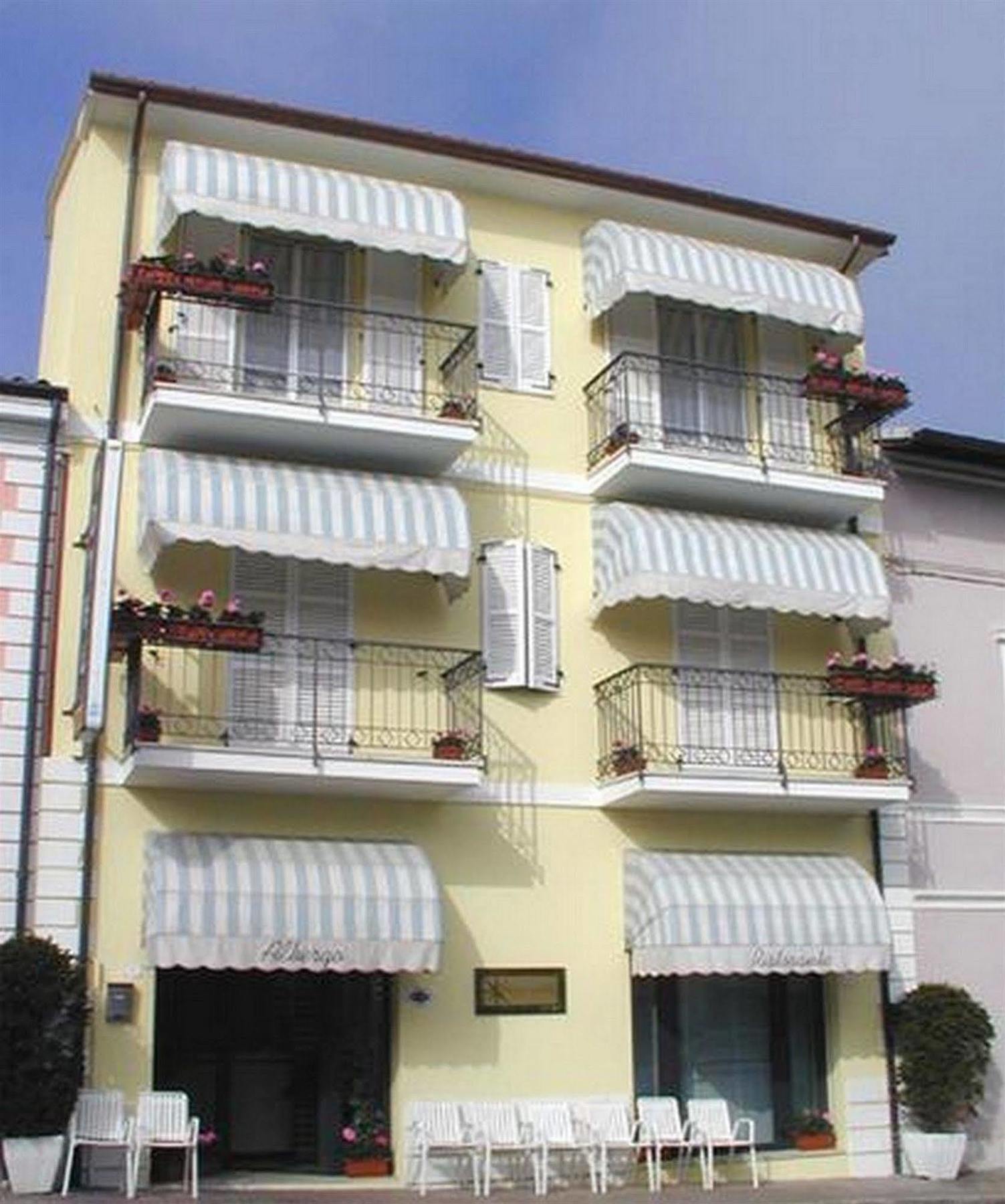 Stella Hotel Сіроло Екстер'єр фото